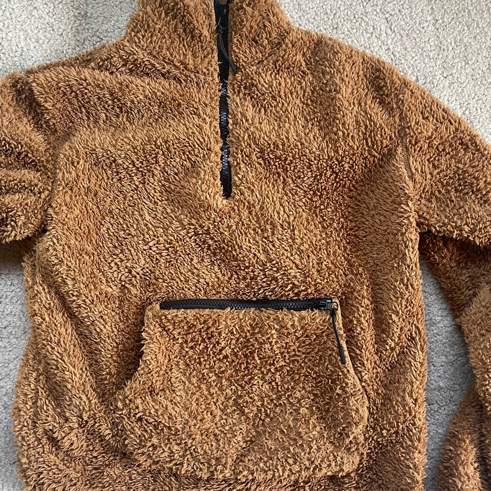XS Sweater-tan. GUC